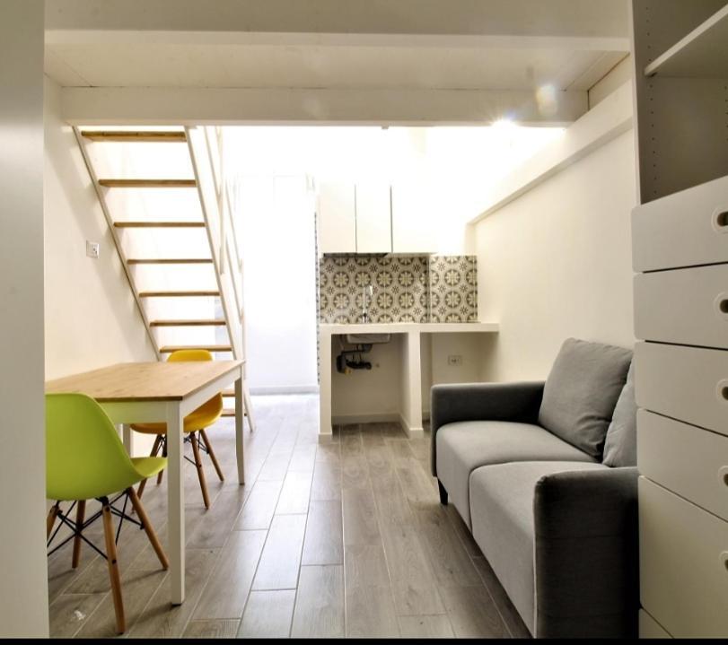 Central Guest House نابولي المظهر الخارجي الصورة