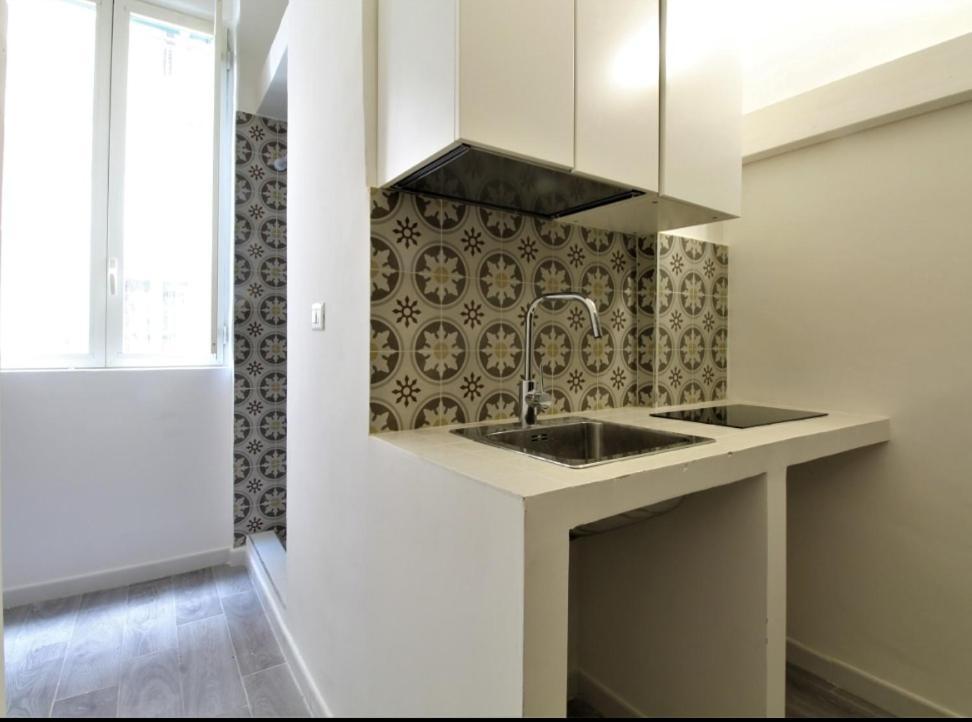 Central Guest House نابولي المظهر الخارجي الصورة
