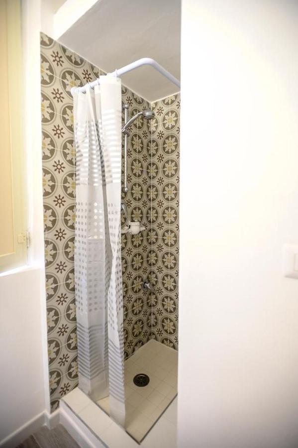Central Guest House نابولي المظهر الخارجي الصورة