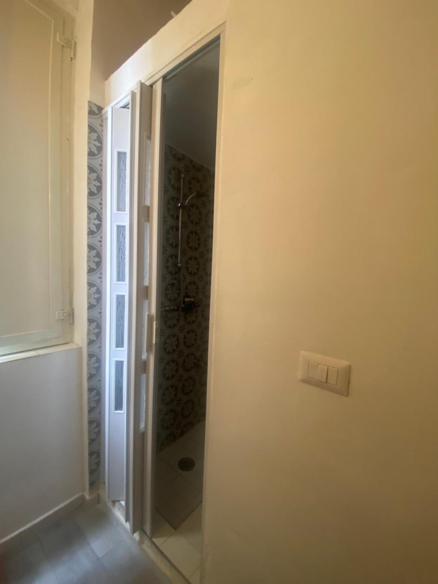 Central Guest House نابولي المظهر الخارجي الصورة